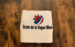 Serviette brodée AEVB + Logo